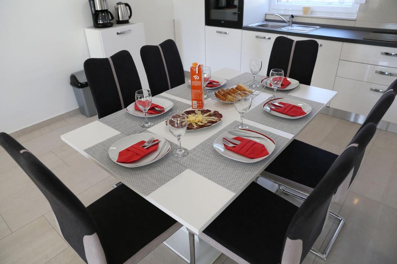 ויר Apartments Lisac מראה חיצוני תמונה