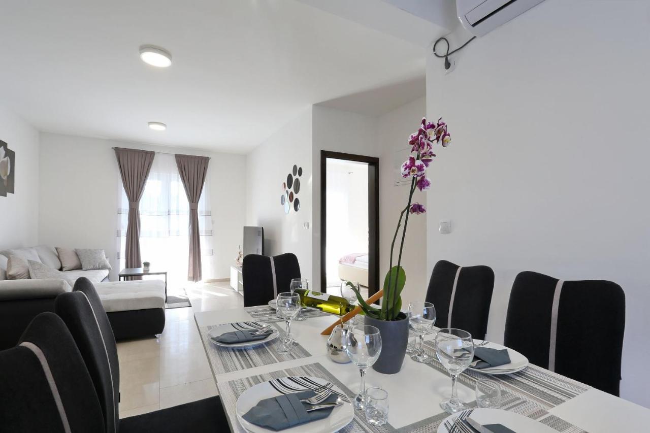 ויר Apartments Lisac מראה חיצוני תמונה