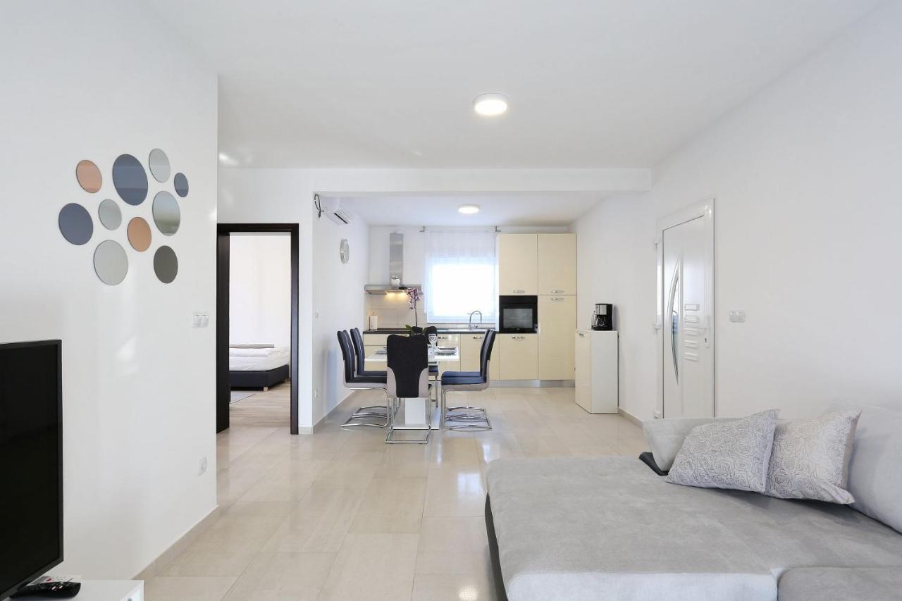 ויר Apartments Lisac מראה חיצוני תמונה