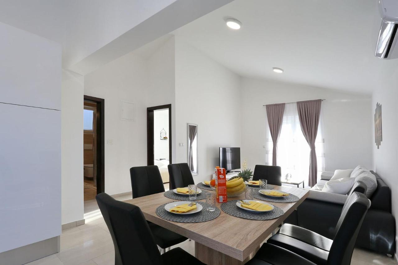 ויר Apartments Lisac מראה חיצוני תמונה