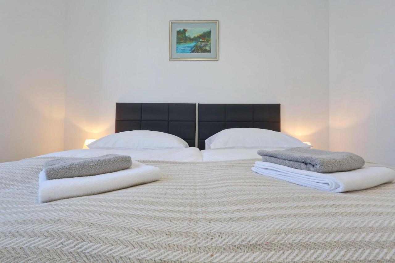 ויר Apartments Lisac מראה חיצוני תמונה