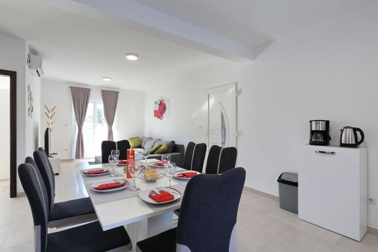 ויר Apartments Lisac מראה חיצוני תמונה