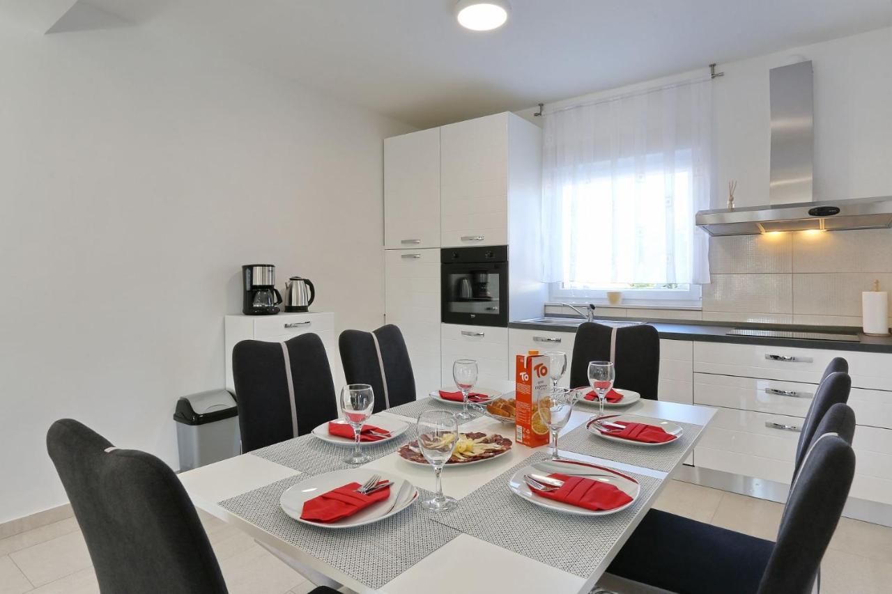 ויר Apartments Lisac מראה חיצוני תמונה