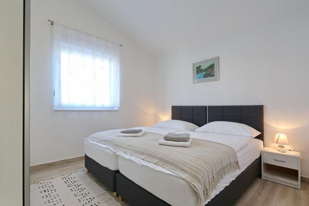 ויר Apartments Lisac מראה חיצוני תמונה