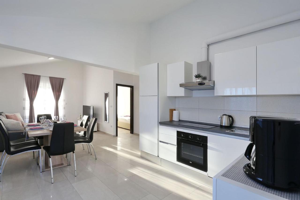 ויר Apartments Lisac מראה חיצוני תמונה